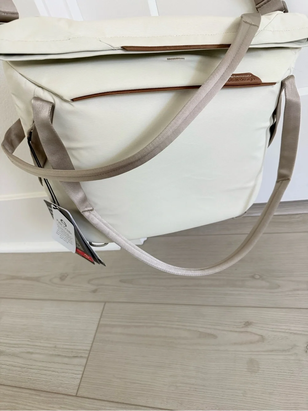 Peak Design Brand new Bone Everyday Tote with Neutral Trim